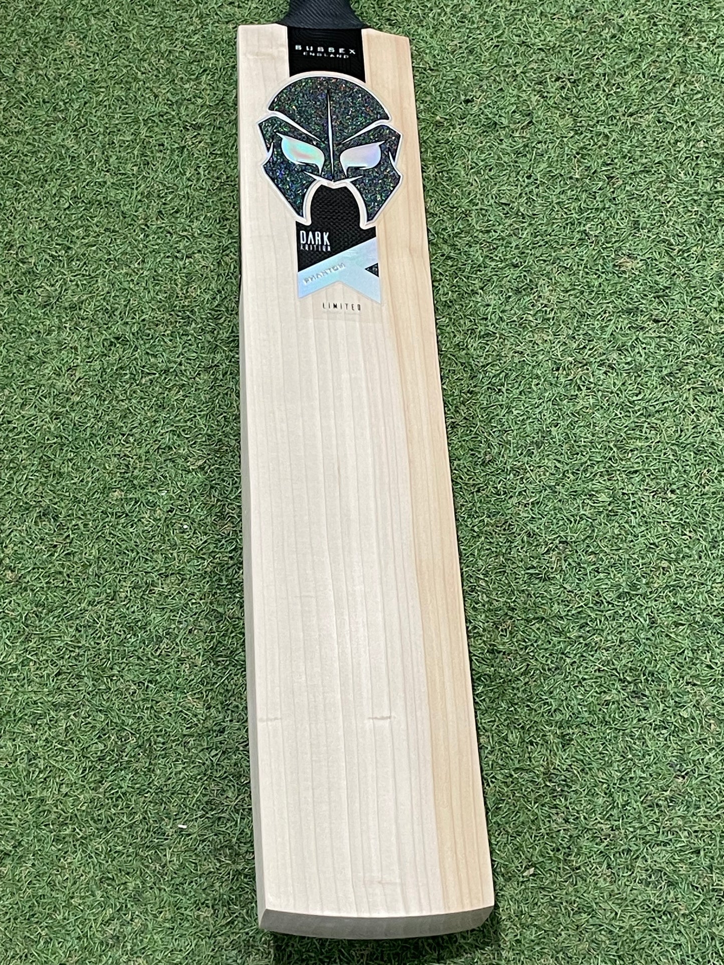 Phantom Dark Edition LE Cricket Bat (2lb 10oz)