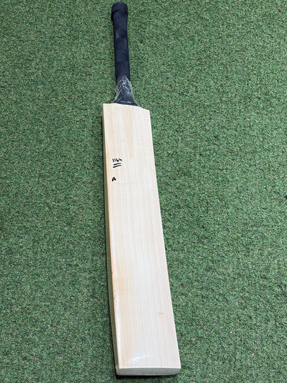 MB Malik UMZ Plain Players Cricket Bat (2lb 9oz)