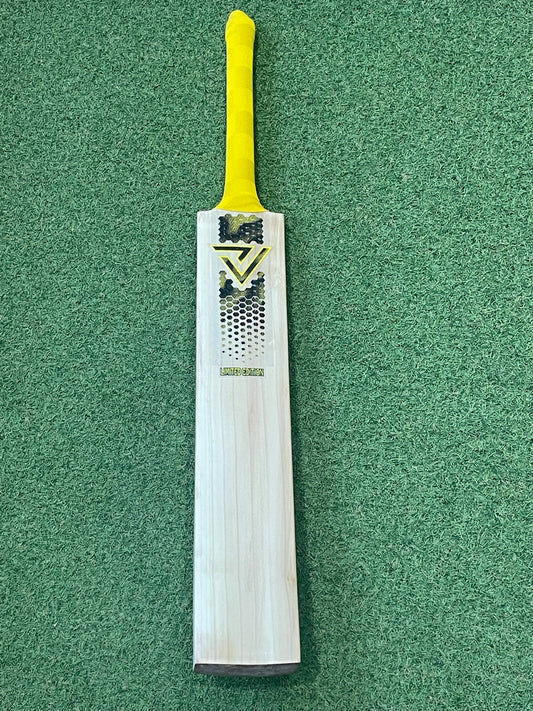 Vader Sports Limited Edition Cricket Bat (2lb 8oz)