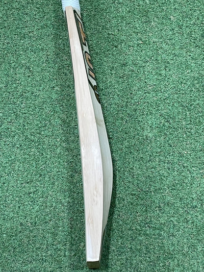 HS Core Octa Limited Edition Cricket Bat (2lb 9oz)