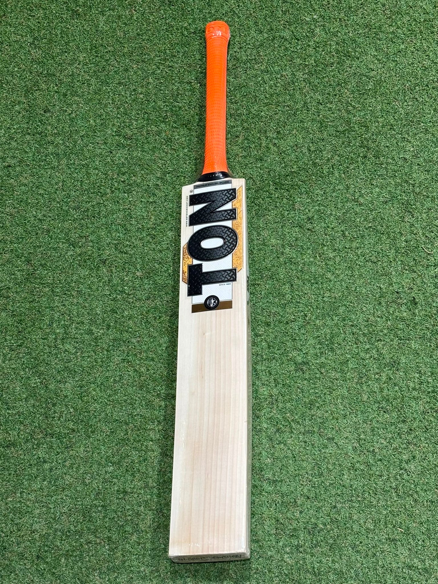 Ton Abhishek Sharma Player Cricket Bat (2lb 8oz)