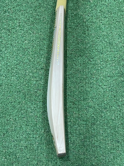 Vader Sports Reserve Edition Cricket Bat (2lb 11oz)