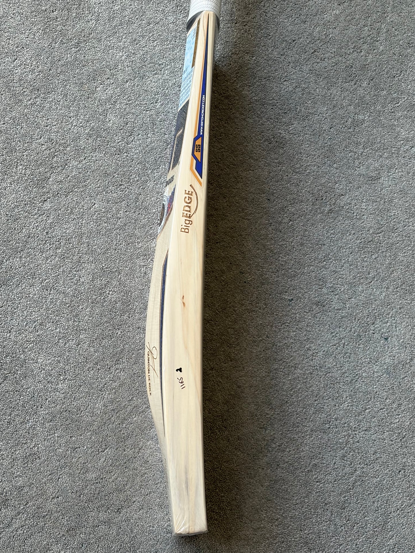 SS Ton Players Pro QDK Cricket Bat (2lb 9oz)