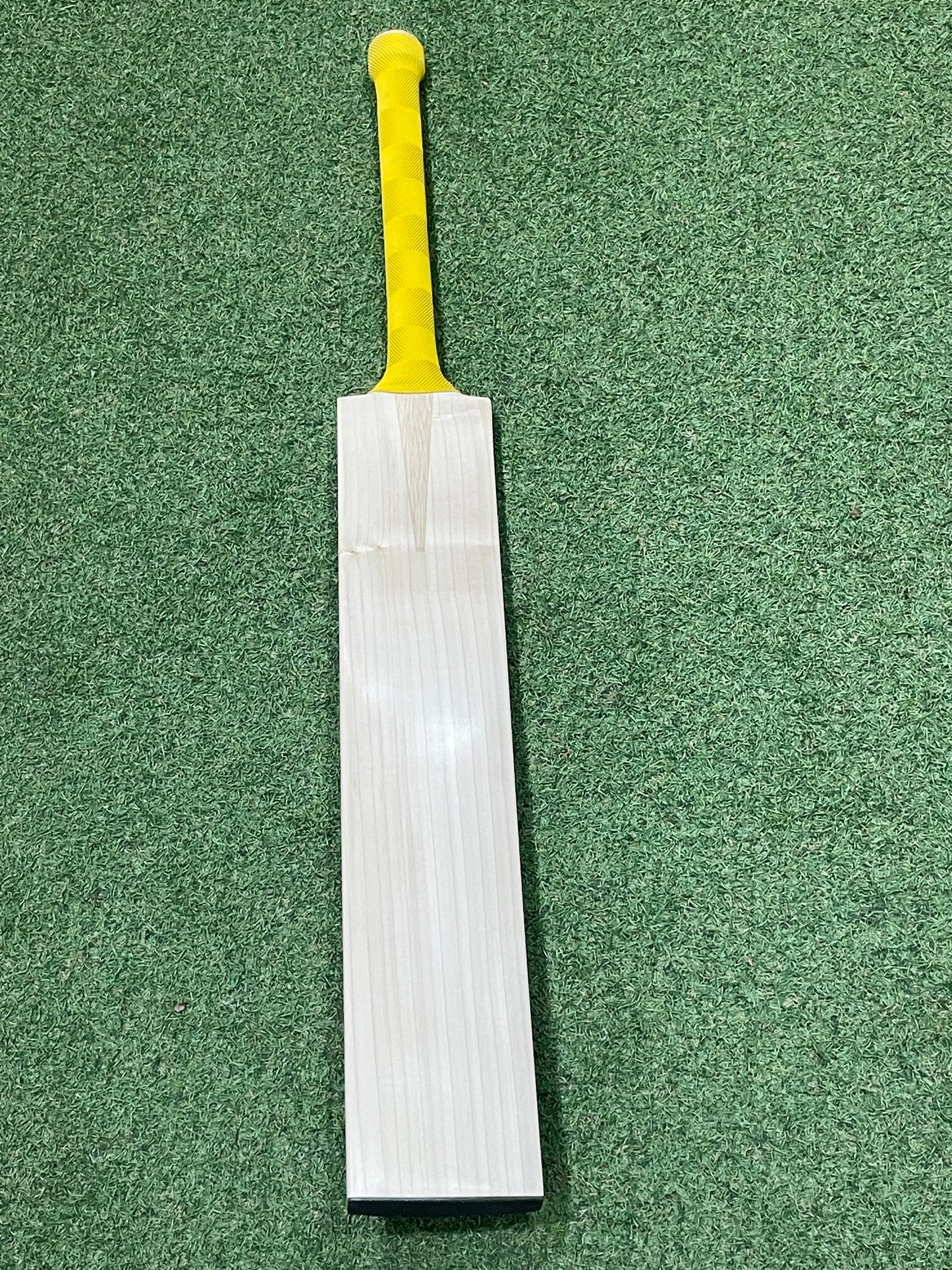Cricket Station Plain Players Short Blade Long Handle Cricket Bat (2lb 11oz)