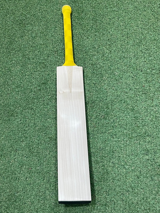 Cricket Station Plain Players Short Blade Long Handle Cricket Bat (2lb 11oz)