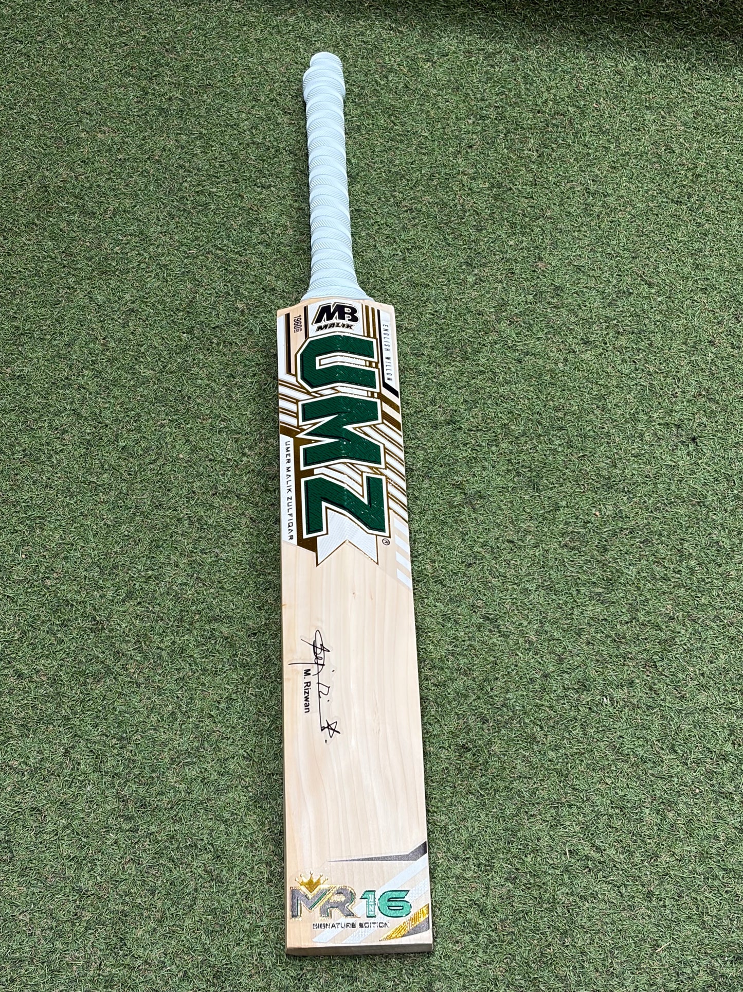 MB Malik Mohammed Rizwan Signature Edition Cricket Bat (2lb 10oz)