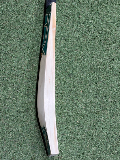 MB Malik UMZ Signature Cricket Bat (2lb 9oz)