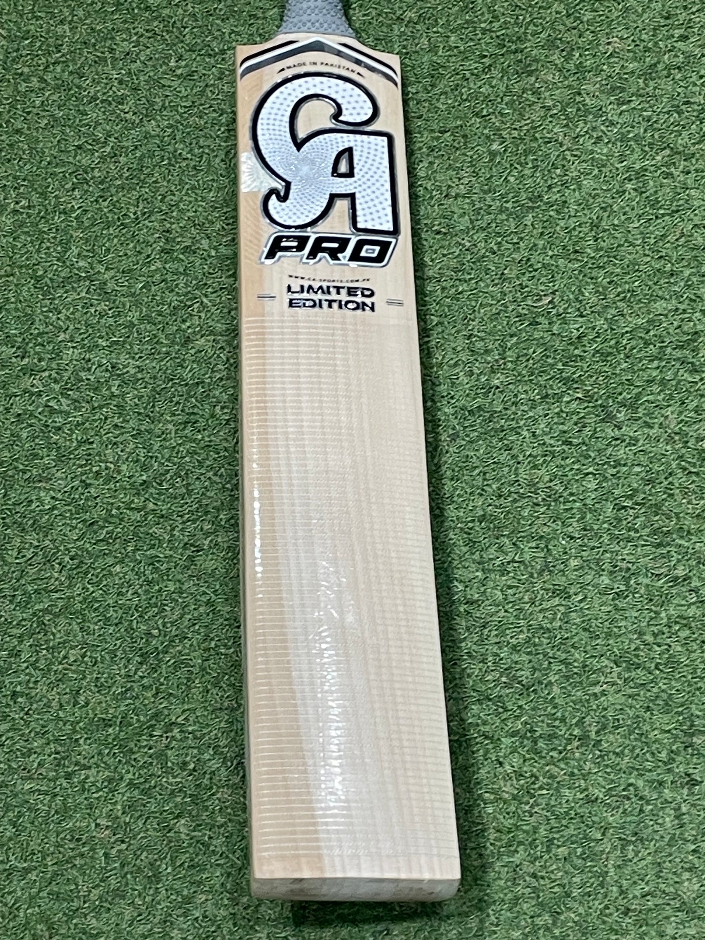 CA Pro Professional Players Asif Ali Cricket Bat (2lb 10oz)