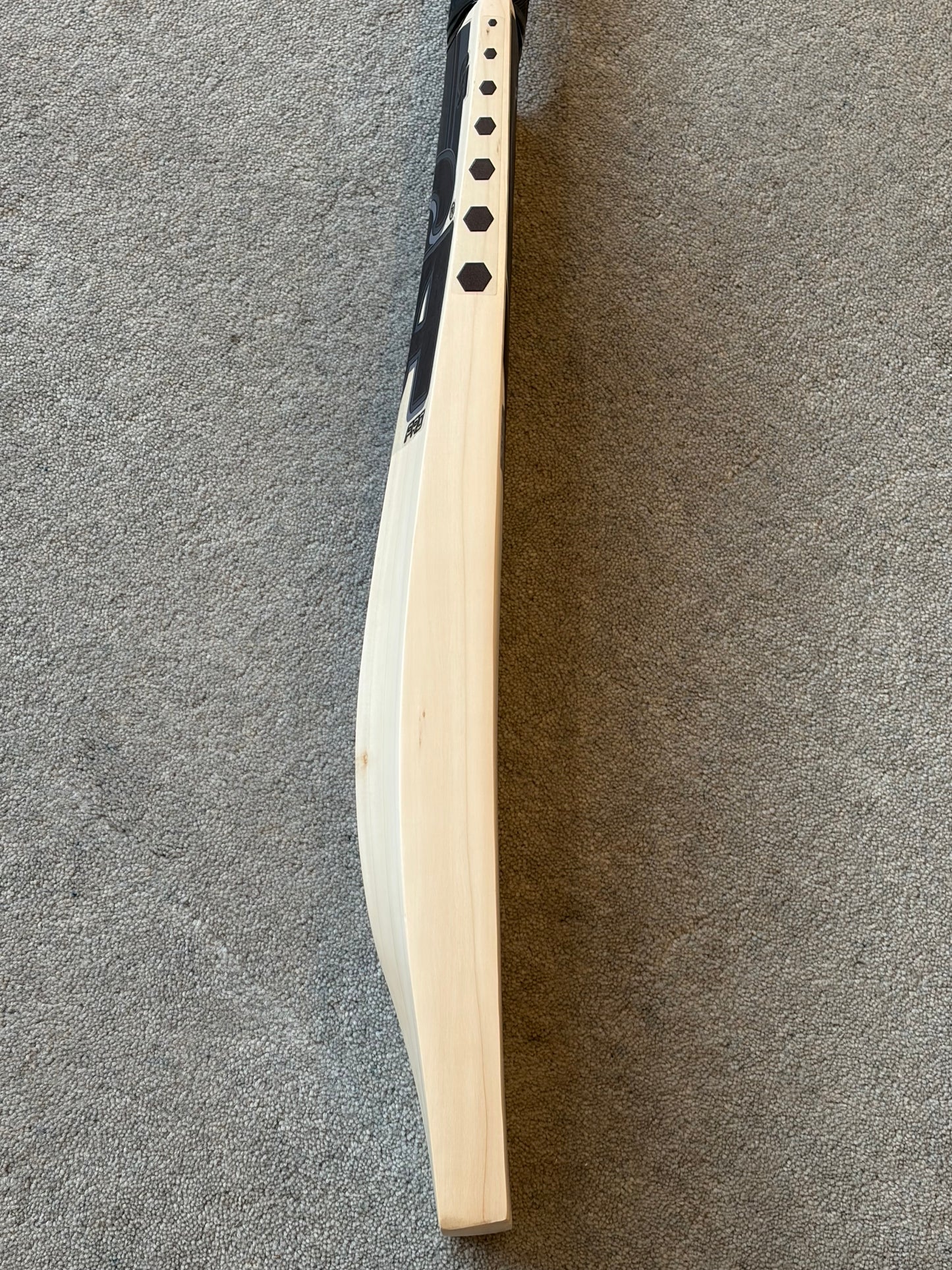CA Pro Blackout LE Cricket Bat (2lb 8oz)