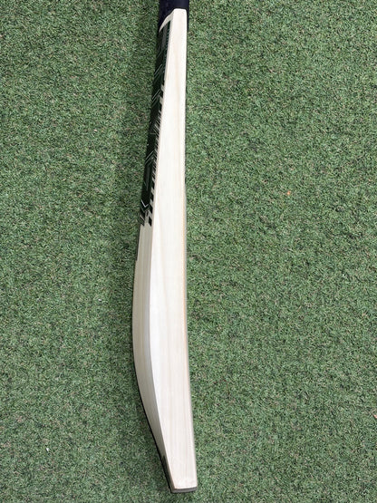 MB Malik Awais Awan Players Cricket Bat (2lb 9oz)