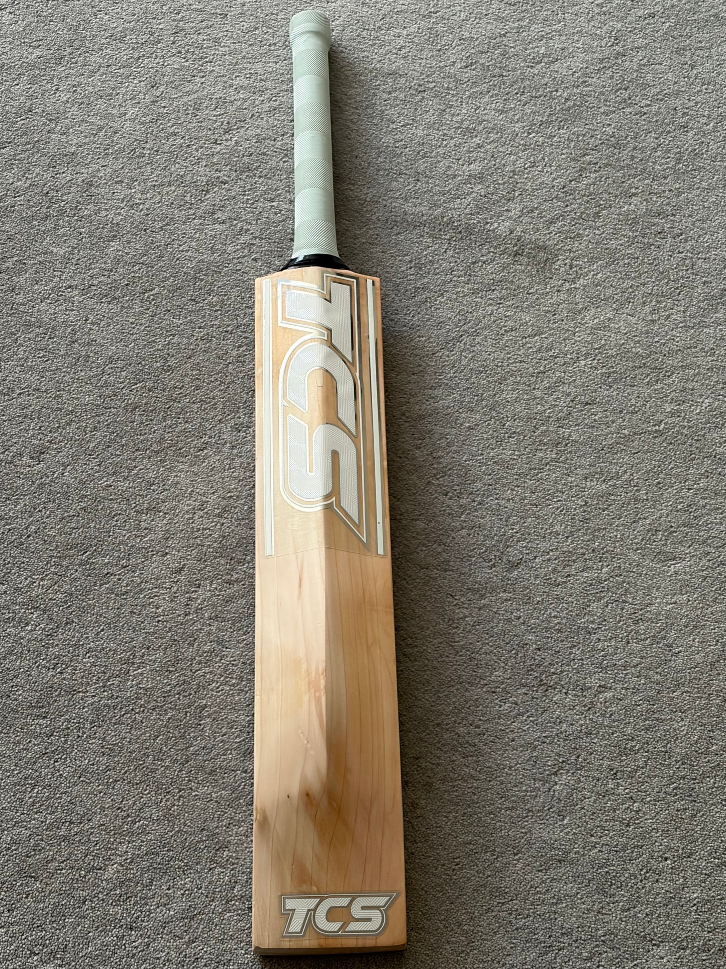 TCS White Butterfly Cricket Bat (2lb 8oz)