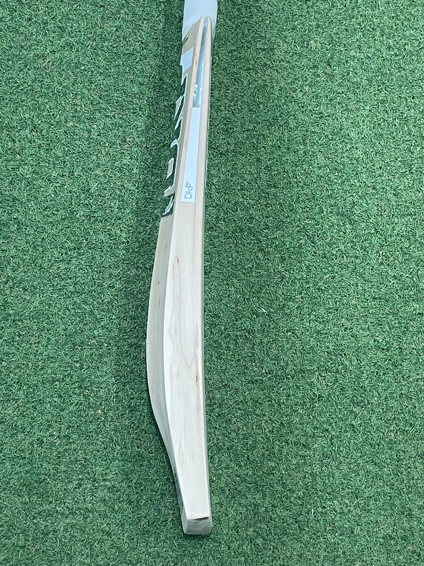 DKP Limited Edition Silver Cricket Bat (2lb 10oz)