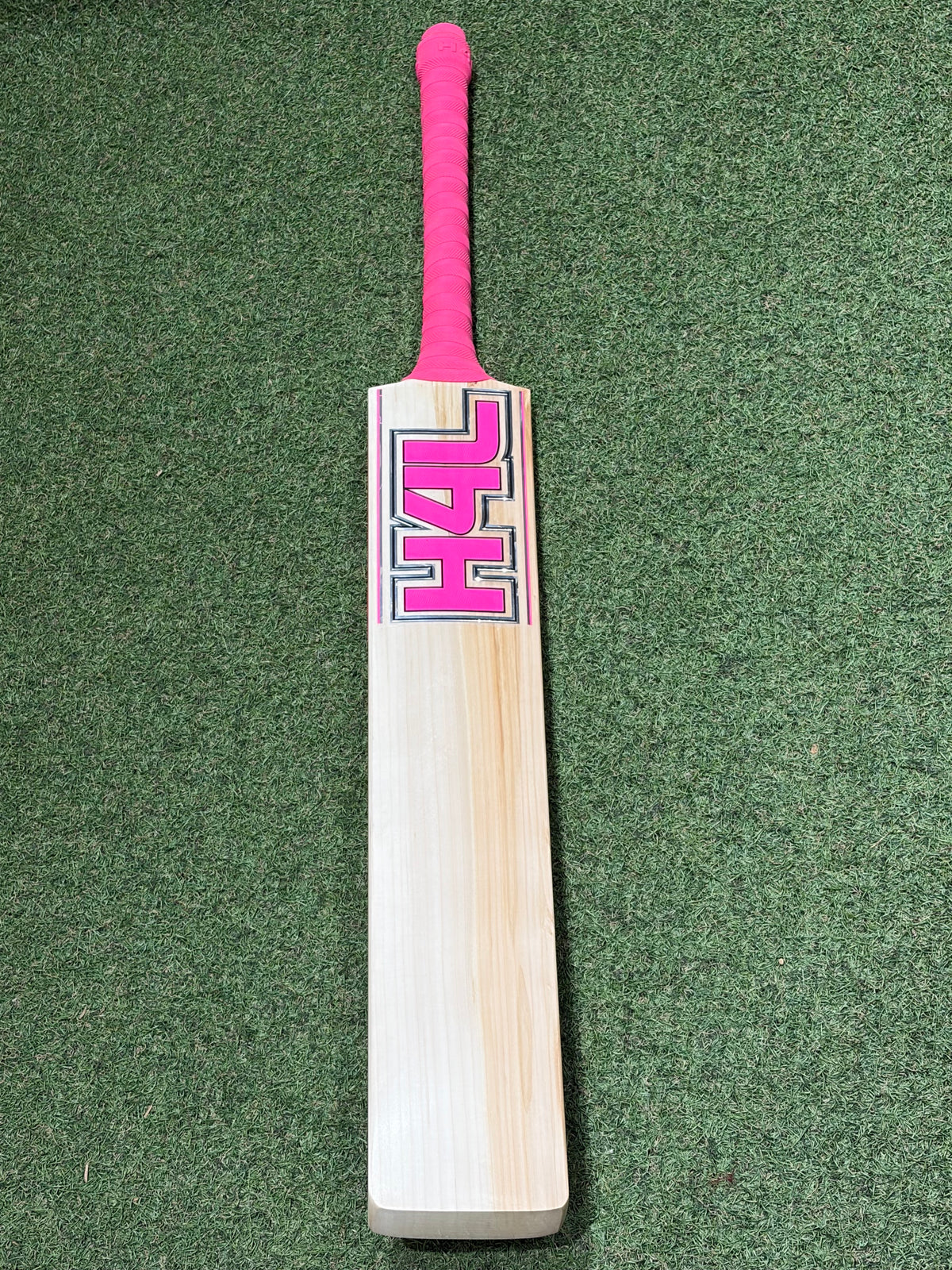 Hell 4 Leather (H4L) Pro Grade Cricket Bat (2lb 10oz)