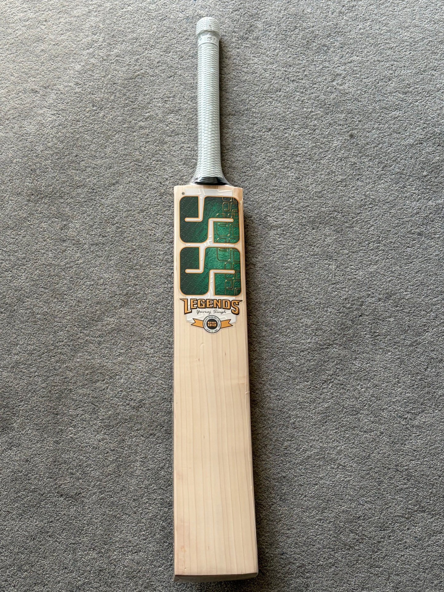 SS Ton Legends Yuvraj Singh Cricket Bat (2lb 10oz)