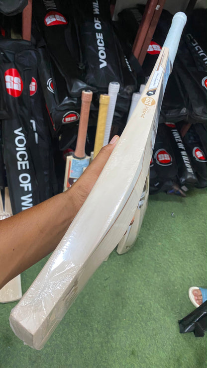 SS Ton Legends Kumar Sangakkara Cricket Bat (2lb 8oz)