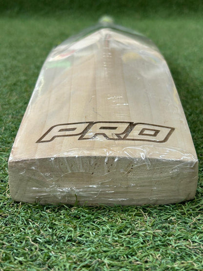 CA Pro 8000 Cricket Bat (2lb 11oz)