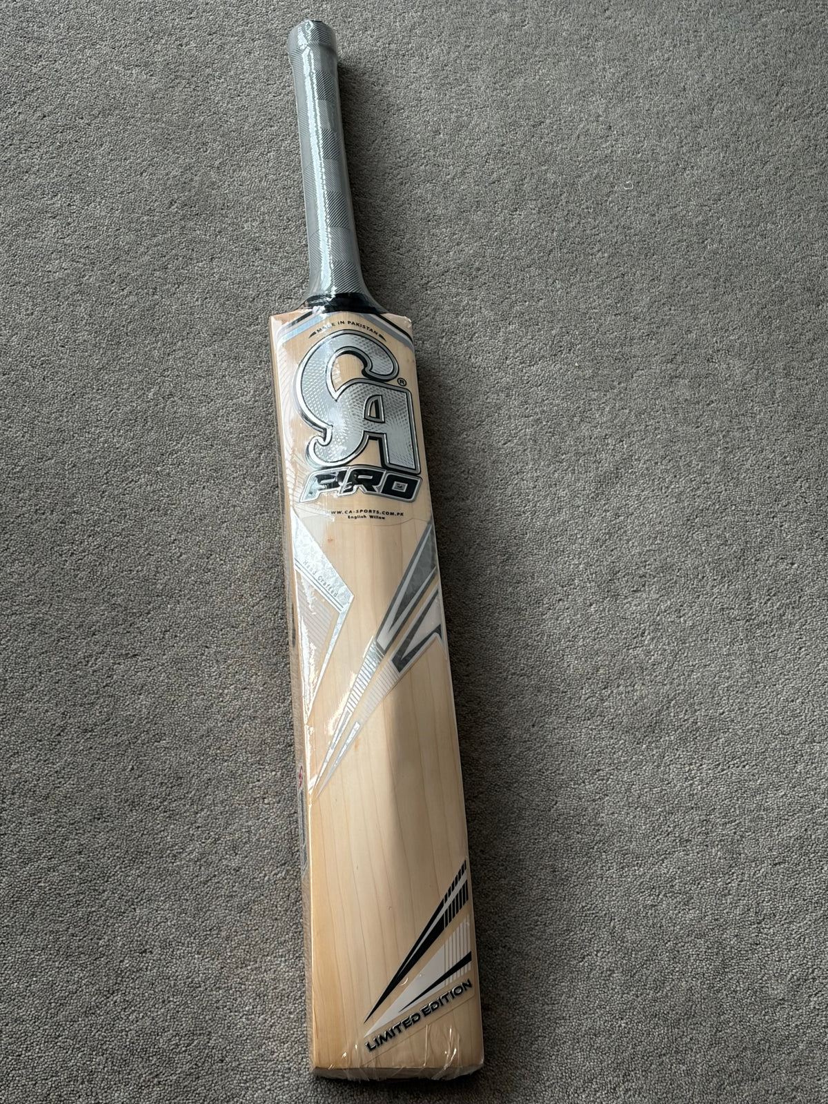 CA Pro Limited Edition Cricket Bat (2lb 10oz)