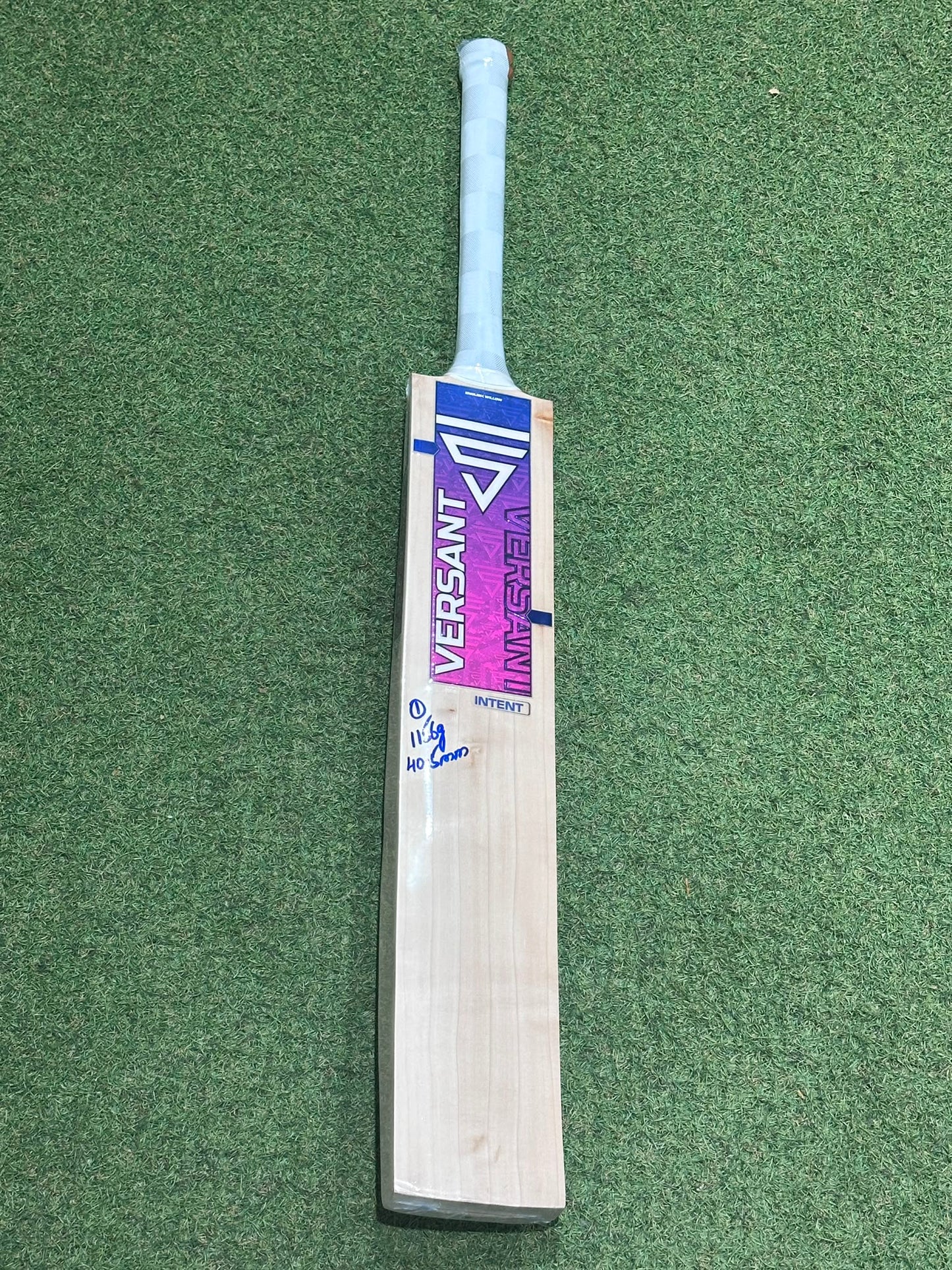 Versant Intent Cricket Bat (2lb 8oz)