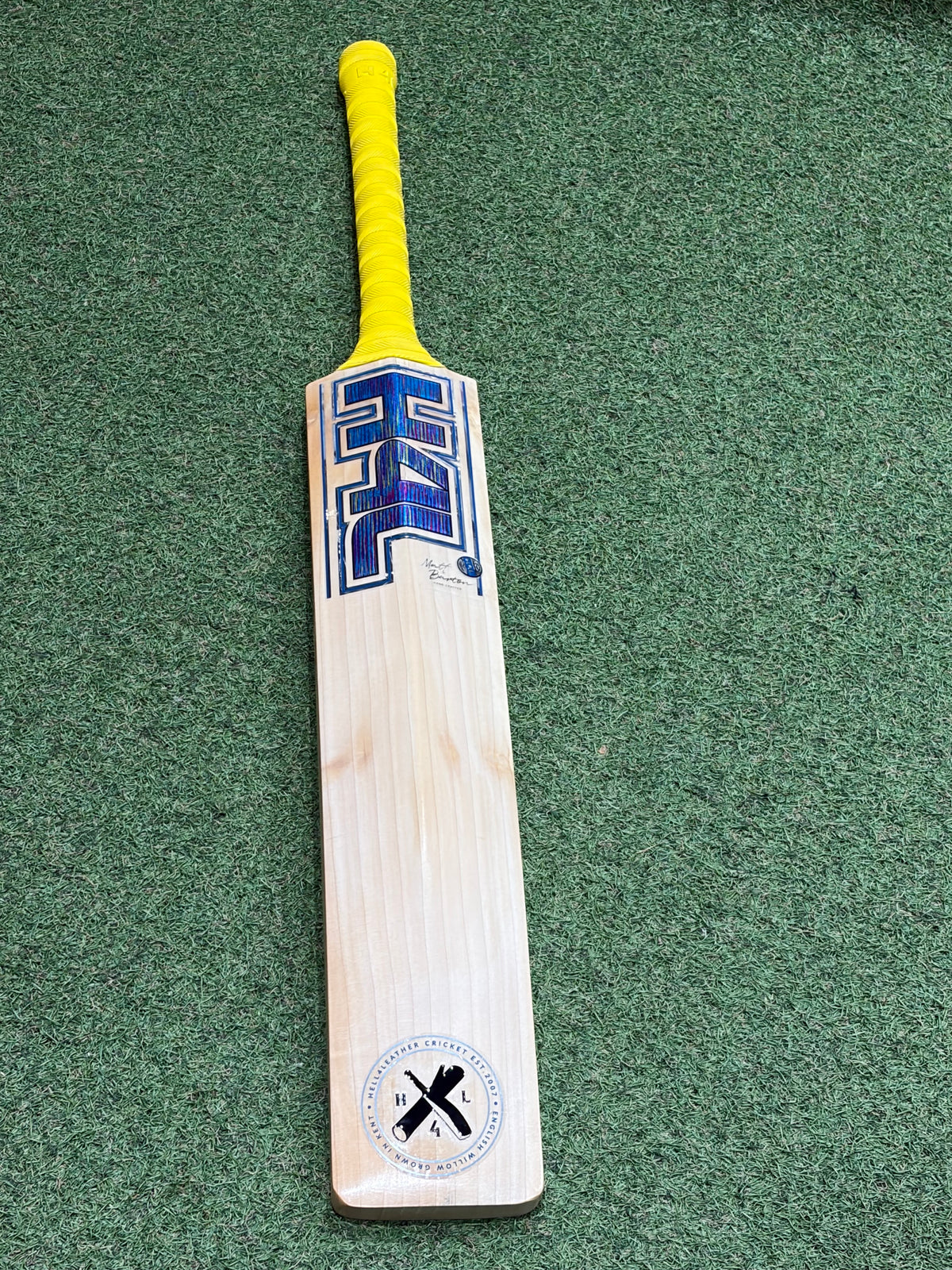Hell 4 Leather (H4L) Pro Grade Cricket Bat (2lb 10oz)