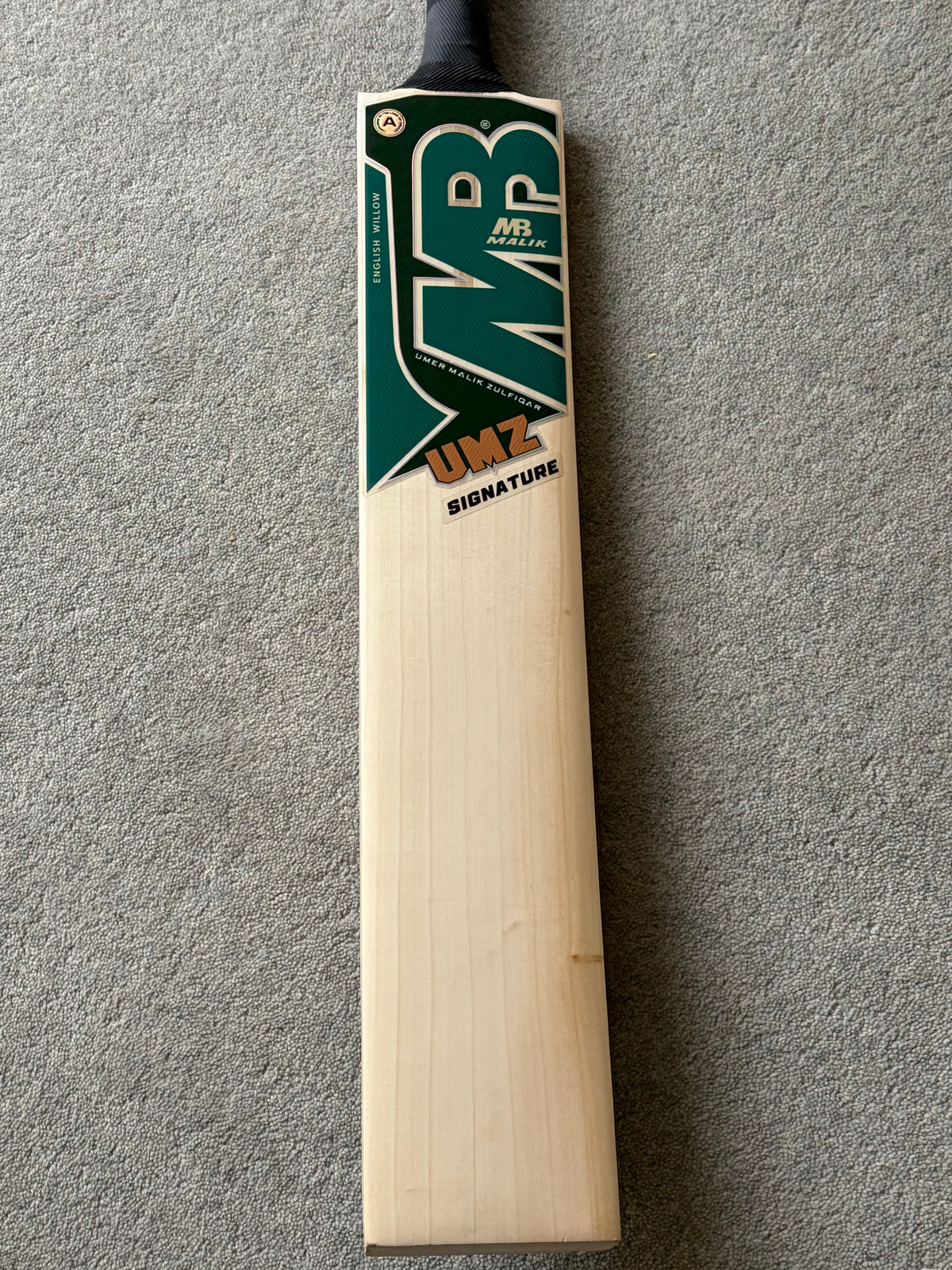 MB Malik UMZ Signature Cricket Bat (2lb 7oz)