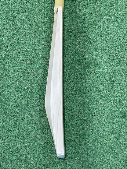 CP Laser Cricket Bat (2lb 10oz)