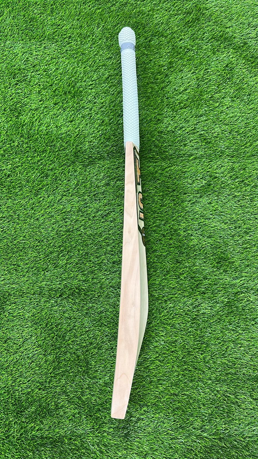 HS Core Octa Limited Edition Cricket Bat (2lb 9oz)