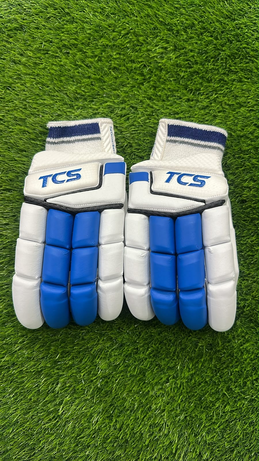 TCS Surge Batting Gloves