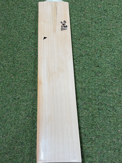 MB Malik UMZ Plain Players Cricket Bat (2lb 9oz)