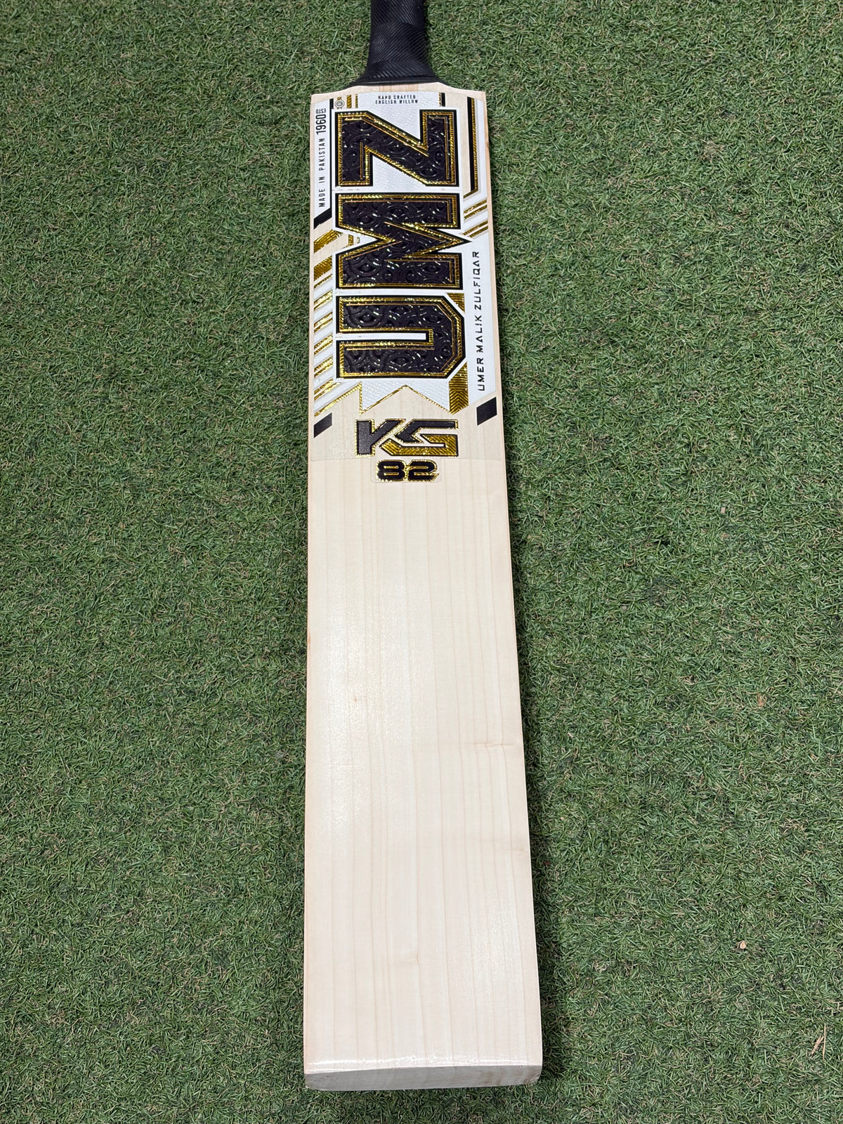 MB Malik Kamran Ghulam Players Cricket Bat (2lb 9oz)