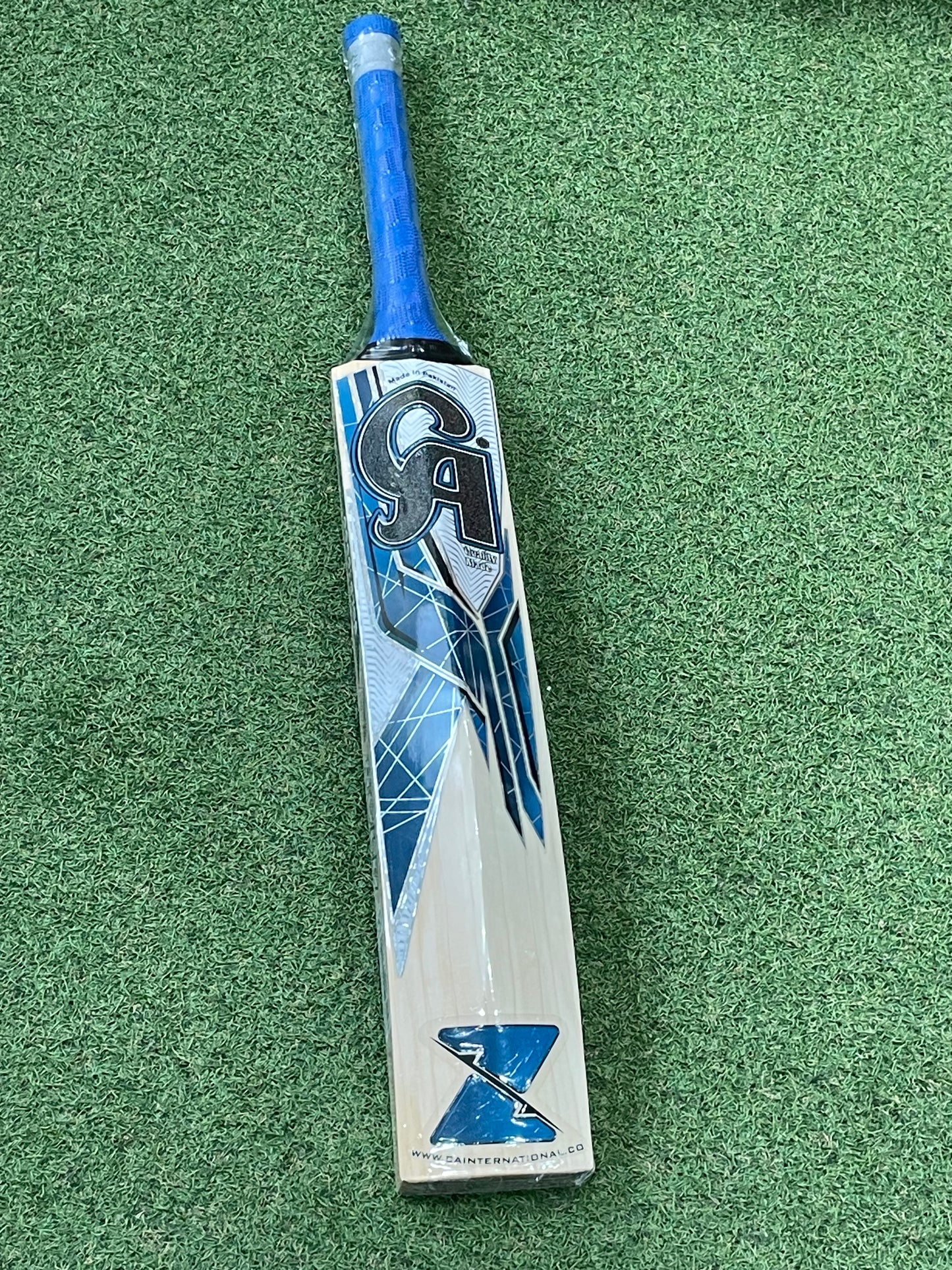 CA Gold 10000 Short Blade Long Handle Cricket Bat (2lb 11oz)