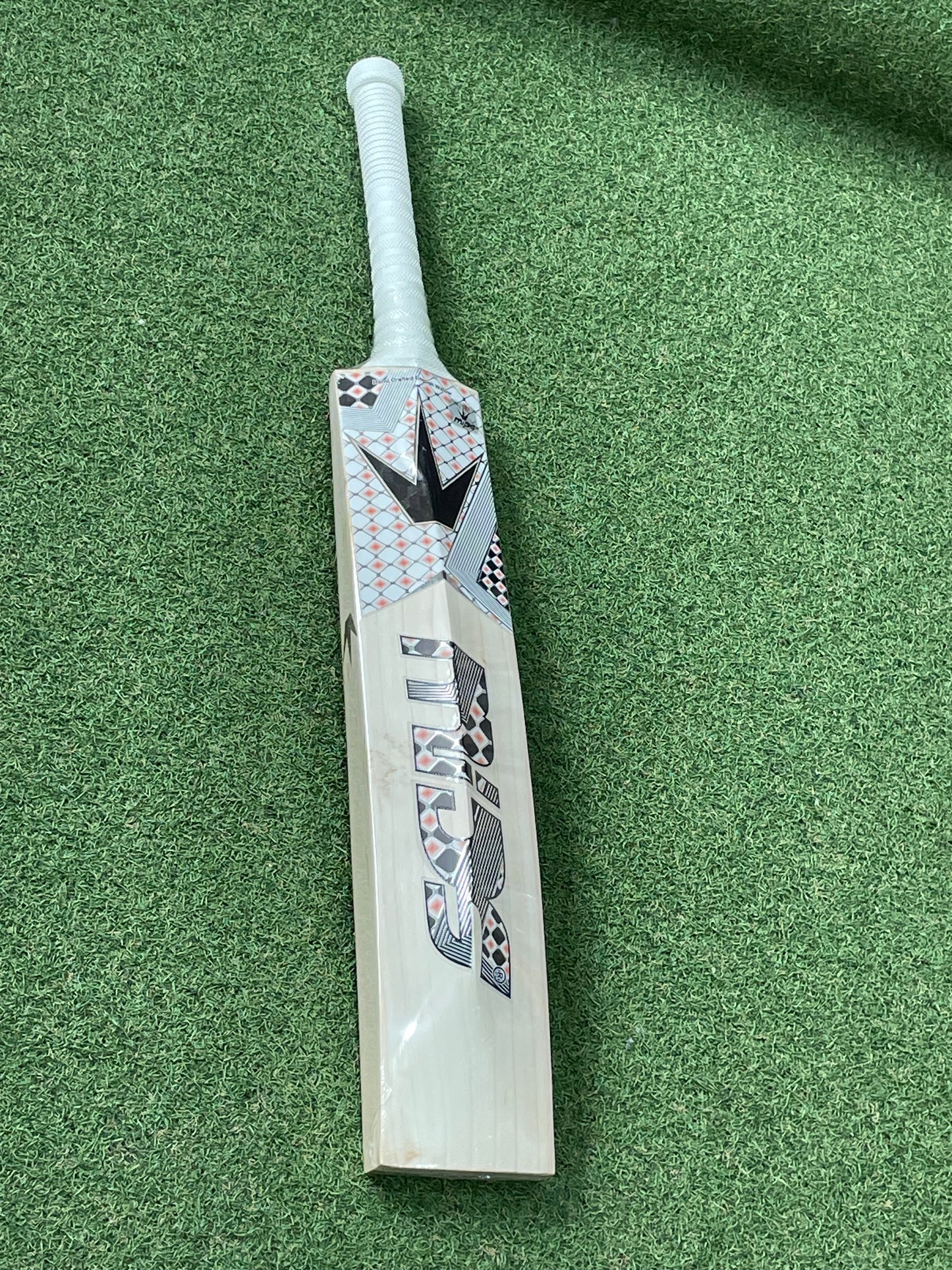 MIDS Big Boss Player Edition Cricket Bat (2lb 8oz)