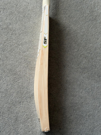 SF Gradiges Blade Cricket Bat (2lb 10oz)