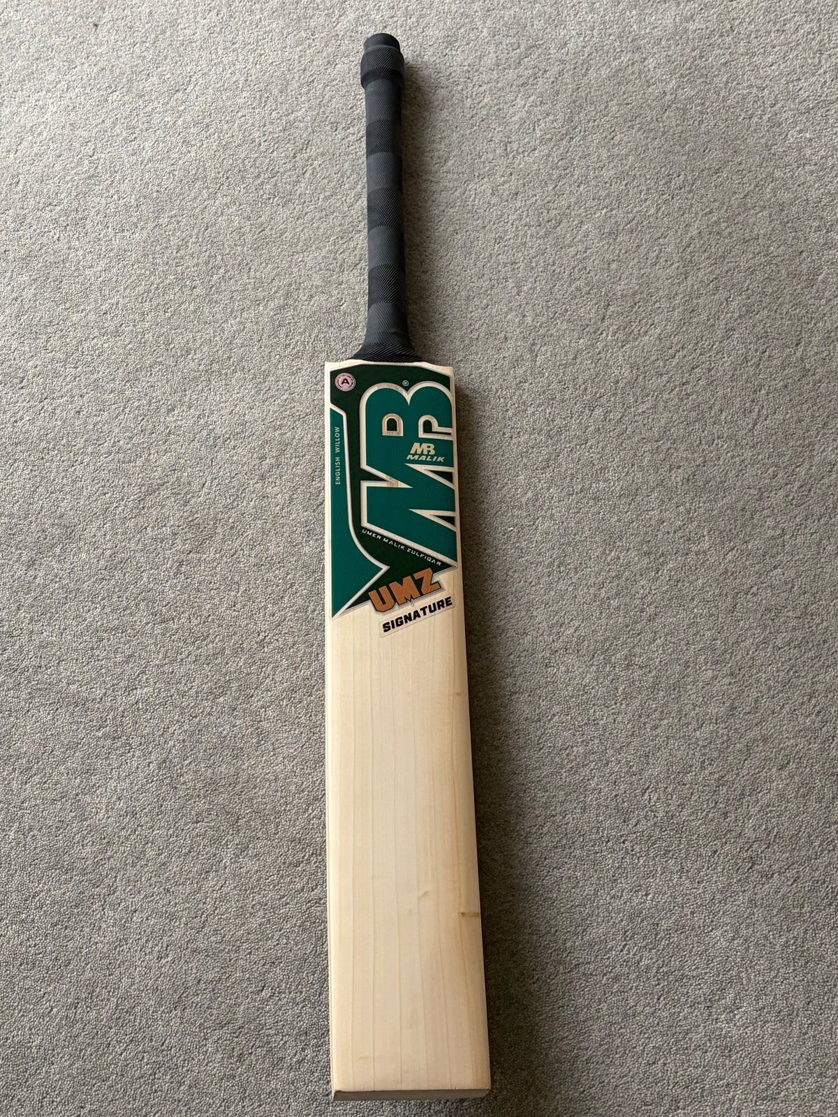 MB Malik UMZ Signature Cricket Bat (2lb 7oz)