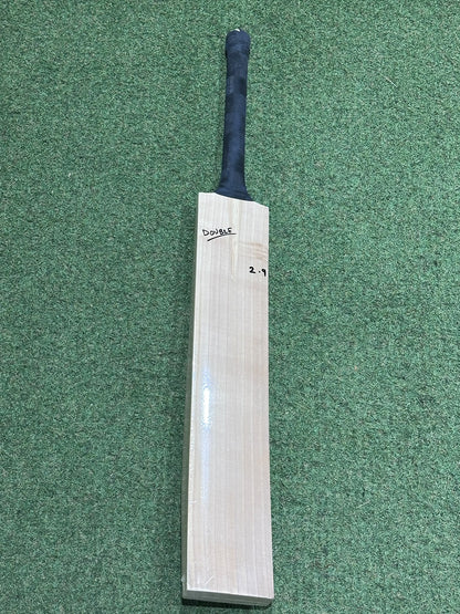 Plain Laminate Cricket Bat (2lb 9oz)