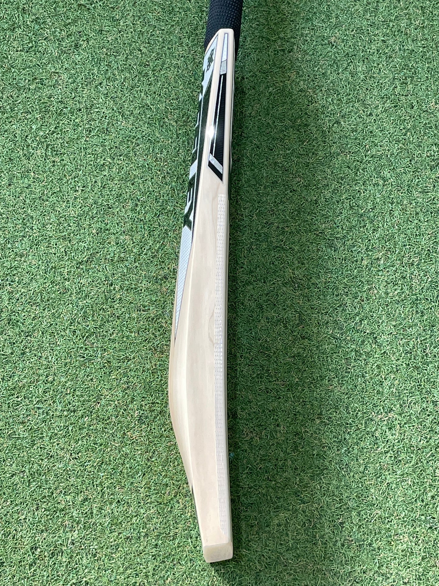 Keeley Worx 074 Grade 1 Cricket Bat (2lb 12oz)