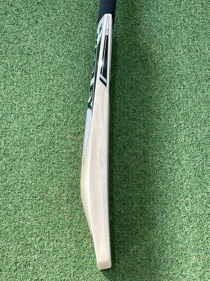 Keeley Worx 074 Grade 1 Cricket Bat (2lb 12oz)