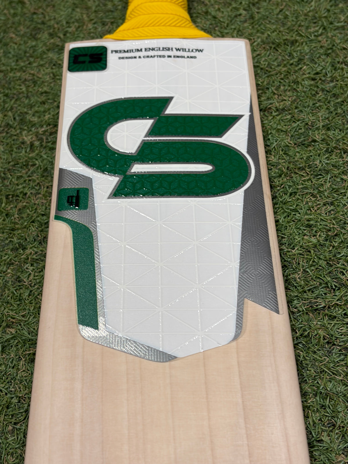 Cricket Station Saim Ayub 3 Star Cricket Bat (2lb 9oz)