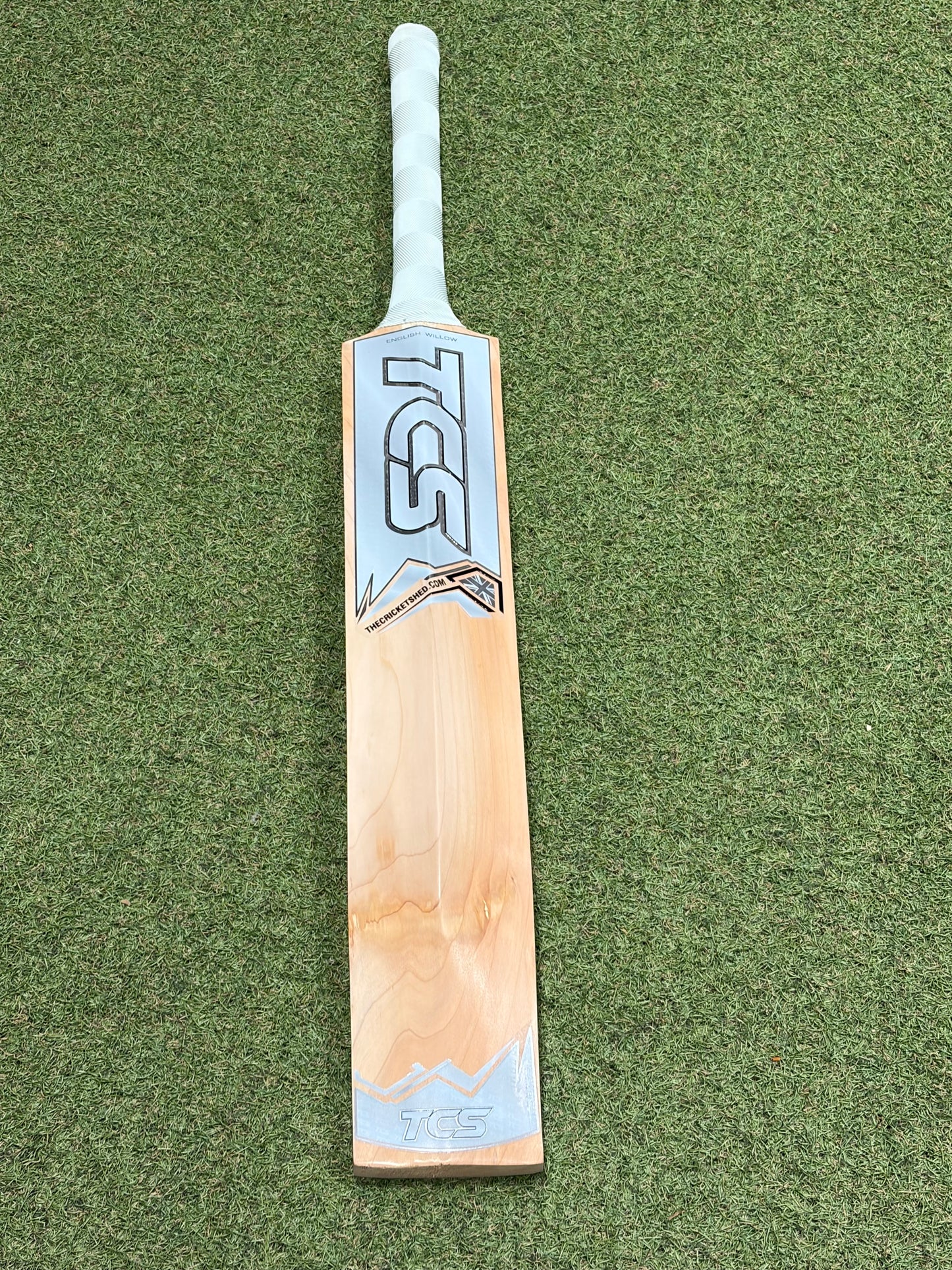TCS Diamond Butterfly Cricket Bat (2lb 10oz)