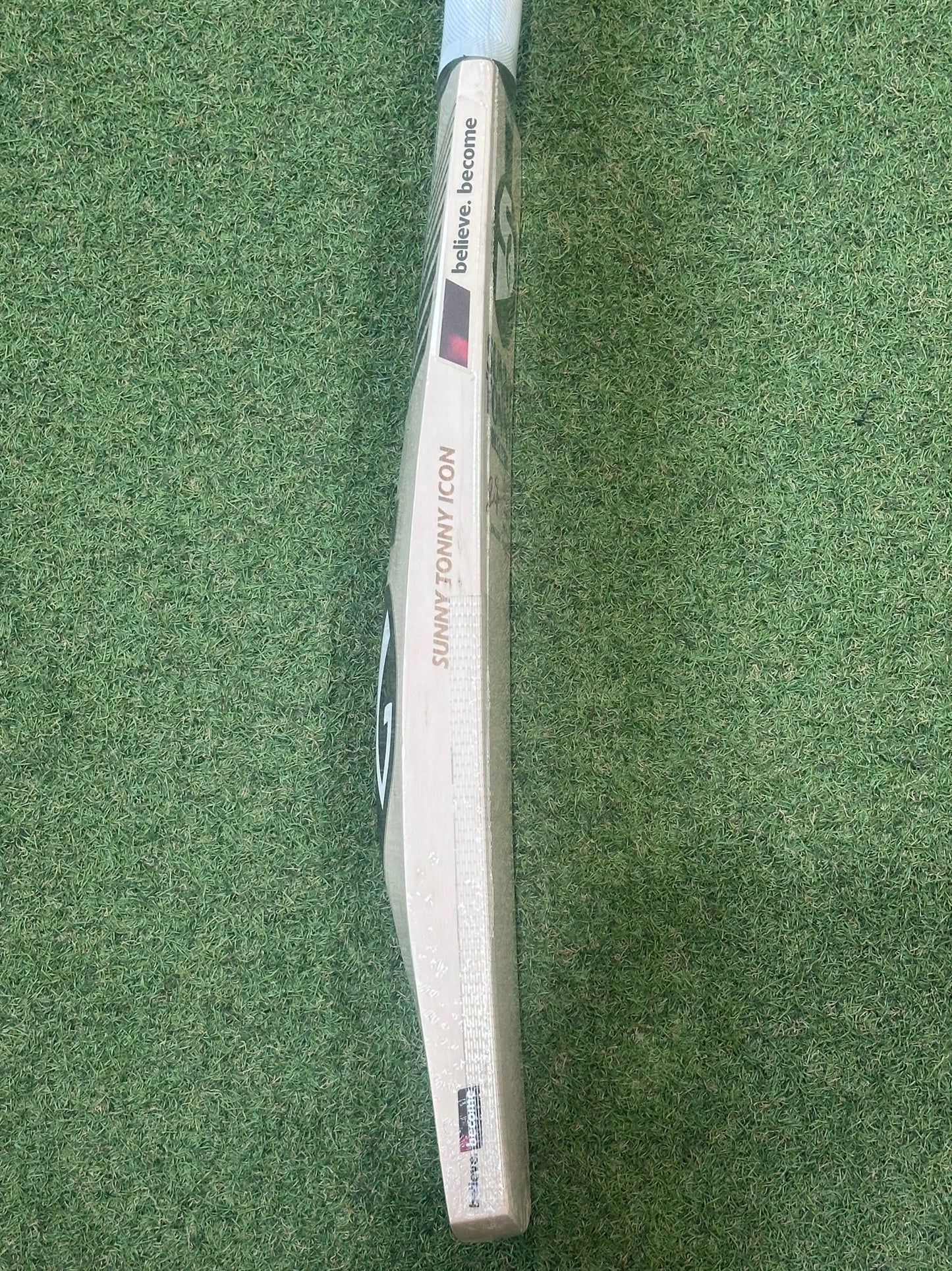SG Sunny Tonny Icon Cricket Bat (2lb 9oz)