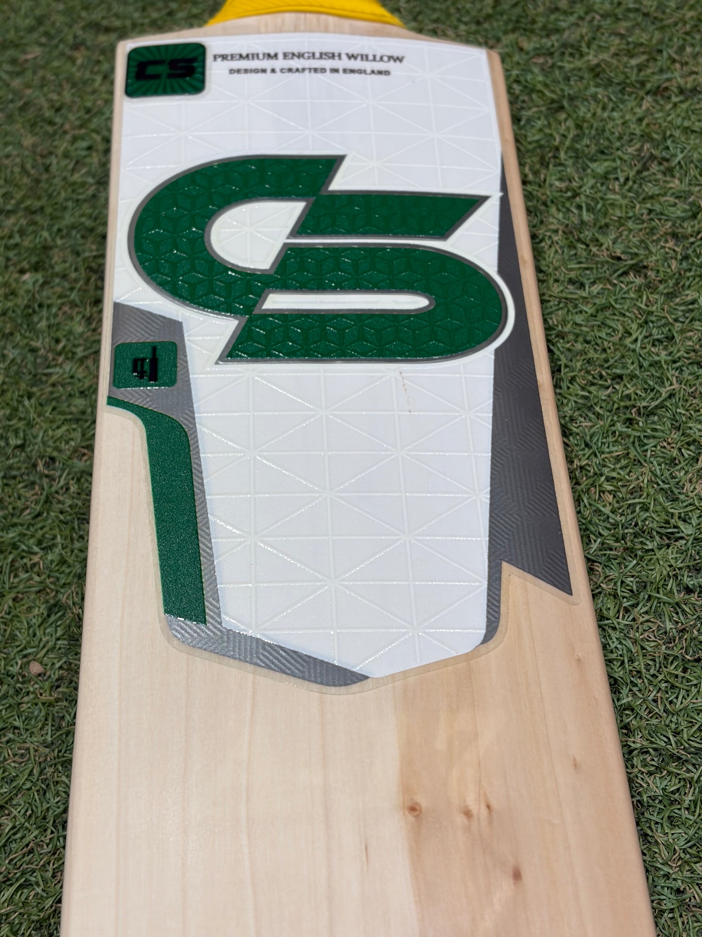 Cricket Station Saim Ayub 5 Star Cricket Bat (2lb 12oz)
