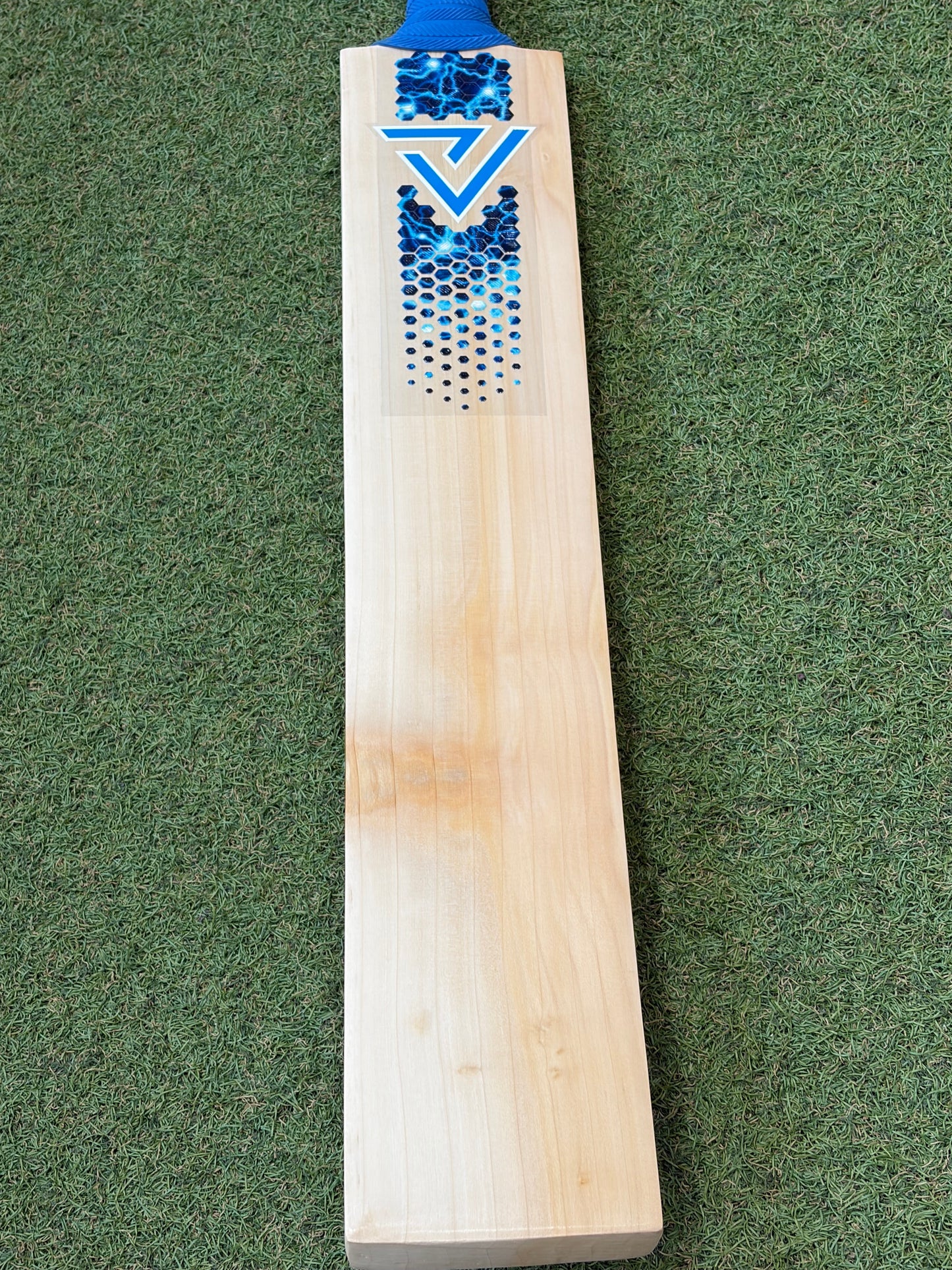 Vader Butterfly Cricket Bat (2lb 9oz)