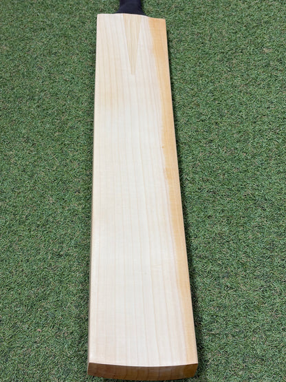 TCS Plain Grade 1+ Cricket Bat (2lb 10oz)