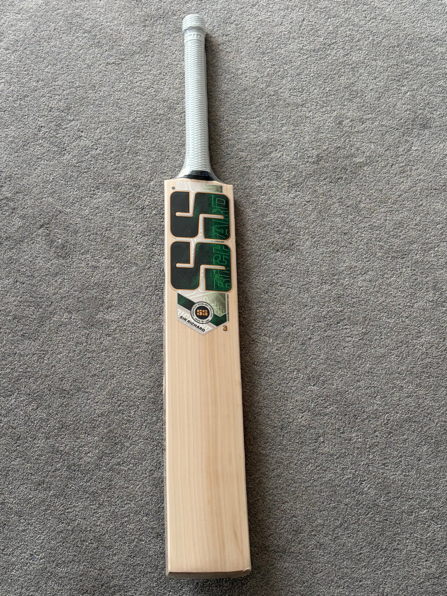 SS Ton Sir Richards Cricket Bat (2lb 9oz)