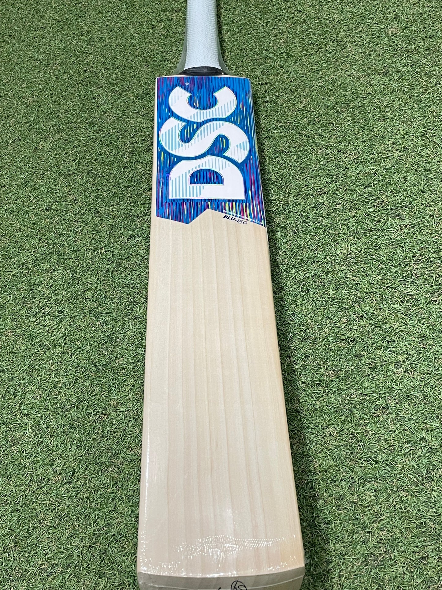 DSC Blu 450 Cricket Bat (2lb 9oz)