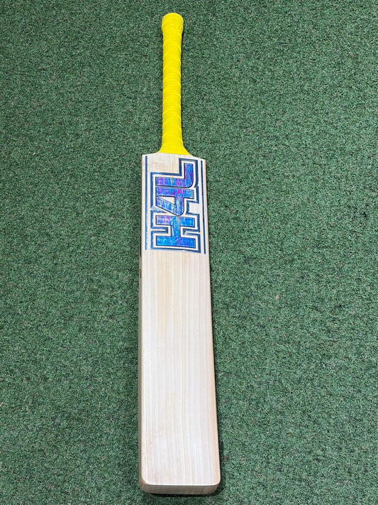 Hell 4 Leather (H4L) Pro Grade Cricket Bat (2lb 10oz)