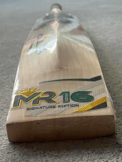 MB Malik Mohammed Rizwan Players Cricket Bat (2lb 8oz)