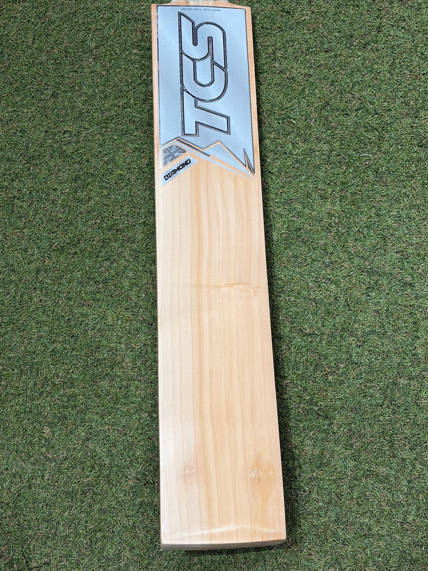 TCS Diamond Butterfly Cricket Bat (2lb 9oz)