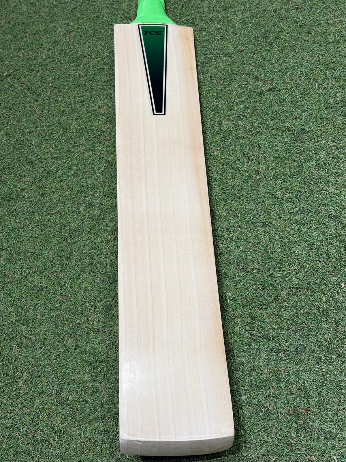 TCS Vibe Harrow Size Junior Cricket Bat (2lb 5oz)
