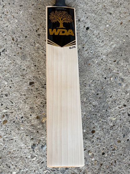 WDA Black Elite Cricket Bat (2lb 11oz)
