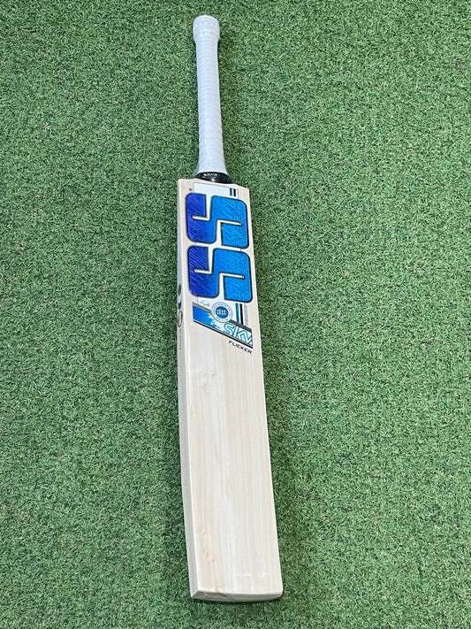 SS Sky Flicker Harrow Junior Cricket Bat (2lb 5oz)